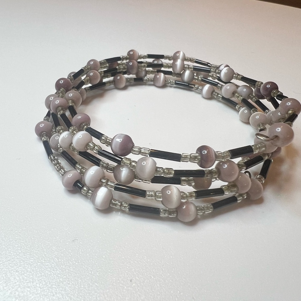 Elegant Black and Lavender Beaded Bracelet
